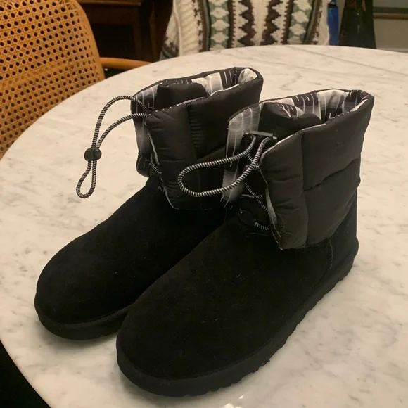 NEVER WORN Winter Ugg Boots! - Picture 2 of 5